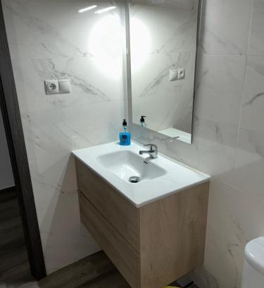 Bailen-Miraflores Apartment | Apartamento Tejares 4A