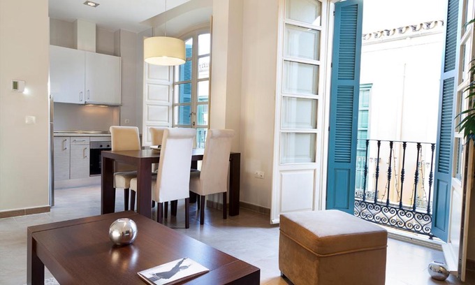 La Goleta Apartment | Apartamentos Pinar Malaga Centro