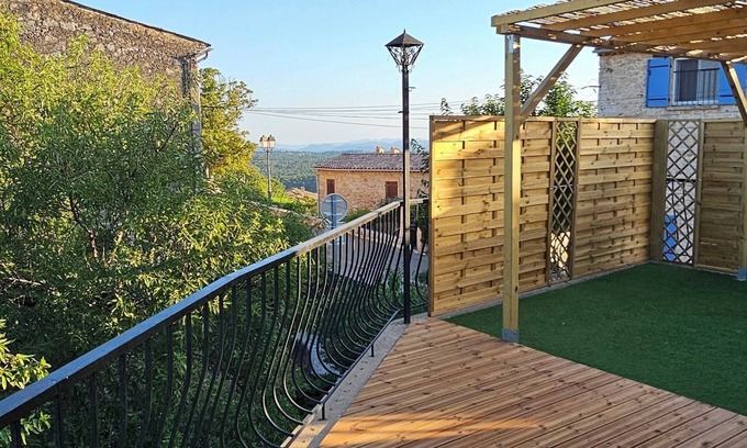 Saint-Cezaire-sur-Siagne Apartment | Apartment with jacuzzi