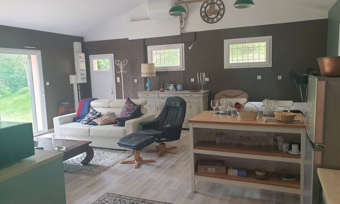 Saint-Vincent-sur-l'Isle Apartment | Apartment in Saint-Vincent-sur-l'Isle