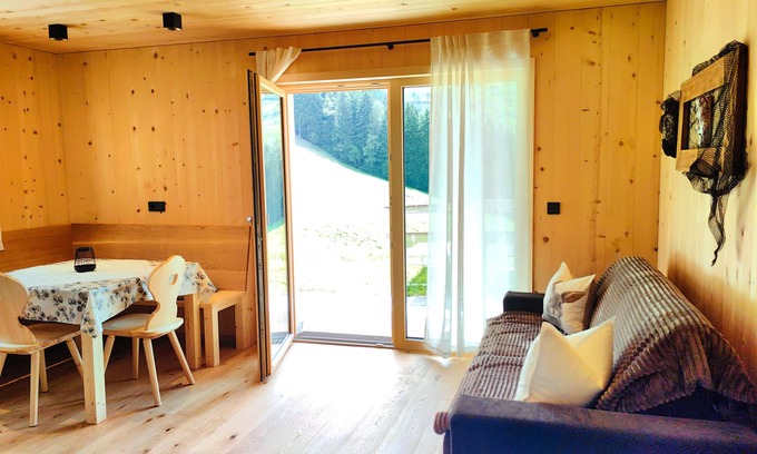 San Martino in Passiria Apartment | Apartment 'Jaufenspitz' with Mountain View, Shared Garden and Balcony