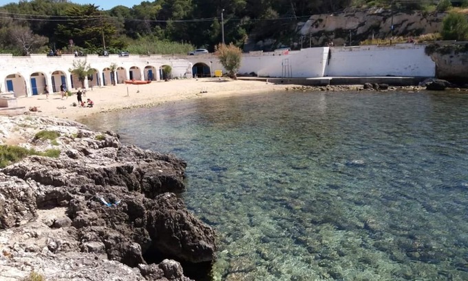 Santa Caterina Apartment | Apartment in villa with terraces overlooking the garden 150 m from the sea