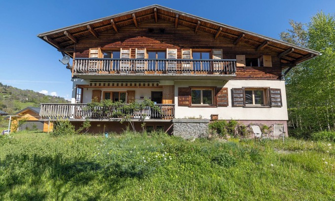 Saint-Gervais-les-Bains Apartment | Apartment 'Spacieux Avec Vue' with Private Garden, Balcony and Wi-Fi