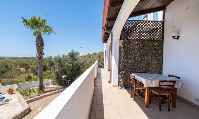 Maruggio Apartment | Apartment 'Marubium - Commenda' with Shared Pool, Wi-Fi and Air Conditioning