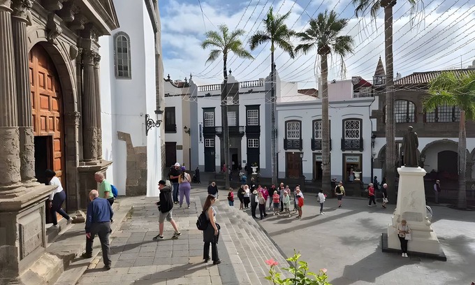Santa Cruz de la Palma Apartment | Apartment 'Elias La Palma City' with Mountain Views, Balcony and Wi-Fi