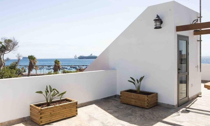 San Andres Apartment | Apartment "Casa Julia" close to the Beach with Sea View and Terrace