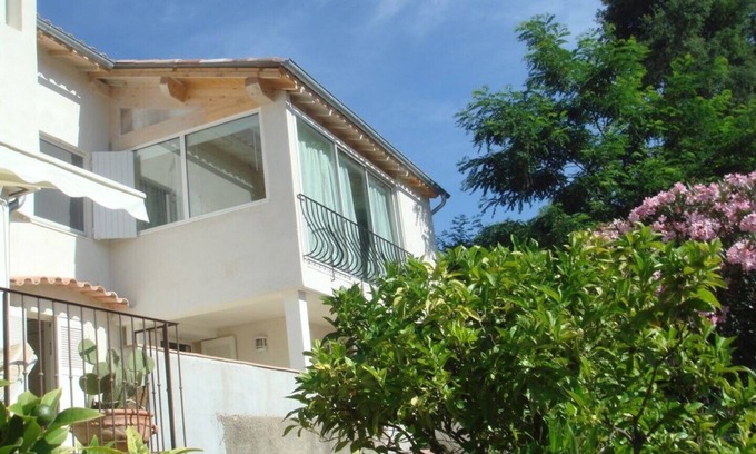 Rayol-Canadel-sur-Mer House | Apartment 3P terrace 38 m2 in house sea view 90m from the beach, private parking