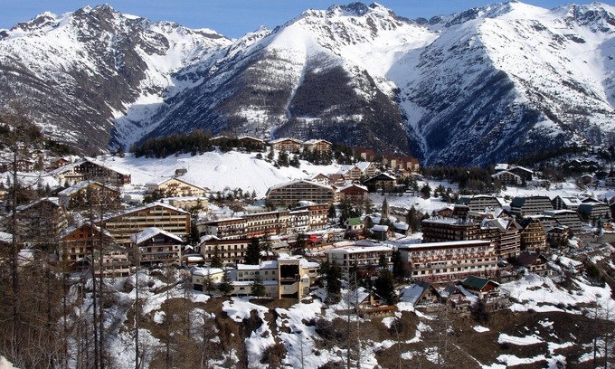 Saint-Etienne-de-Tinee Apartment | Apartment "Aspen Park 101" with Private Terrace & Wi-Fi