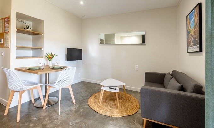 St.-Remy-de-Provence Apartment | Apartment with garden view 2