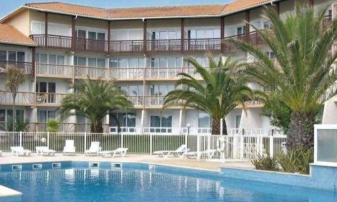 Vieux-Boucau-les-Bains Apartment | Apartment for 6 pers. at the edge of the Port d'Albret Lake.