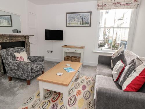 Dartmouth Apartment | Apartment 1 22 Foss Street
