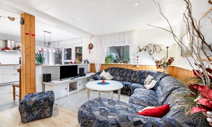 Eggstedt Apartment | Apartment '1' with Shared Garden and Wi-Fi