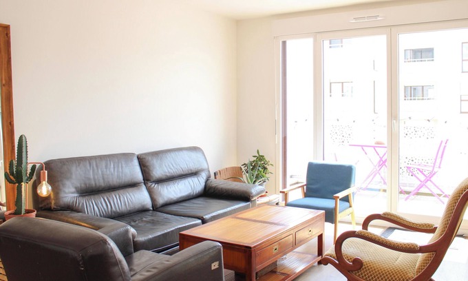 Aubervilliers Apartment | Apartment 2 bedrooms with balcony