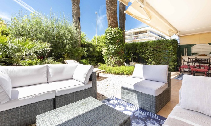 Pointe Croisette Apartment | Apartment 2 bedrooms/2 bathrooms/double terrace & Garden in Palm beach area