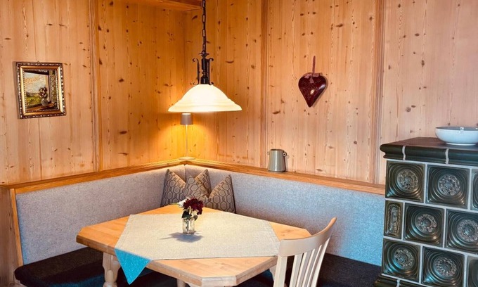 Kruen Apartment | Apartment '2' with Mountain View, Balcony and Wi-Fi