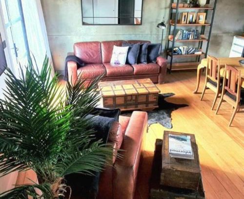 Blenheim Apartment | Apartment 3 - Haddin Court - Industrial Glam