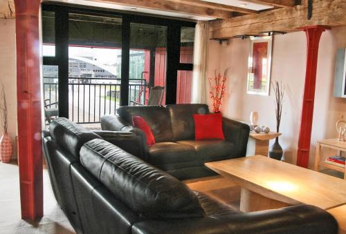 Docklands Apartment | Apartment 3, Warehouse K