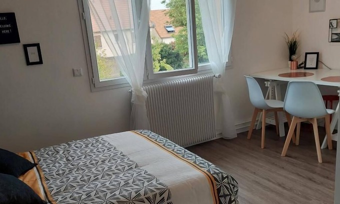 Trappes Apartment | Apartment 4 of 18m² with garden view
