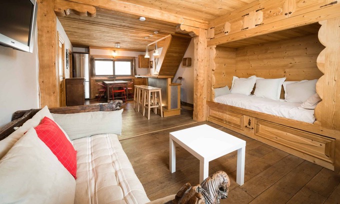 Meribel Centre Apartment | Apartment 5/6 people 50 meters from the slopes with outdoor sauna