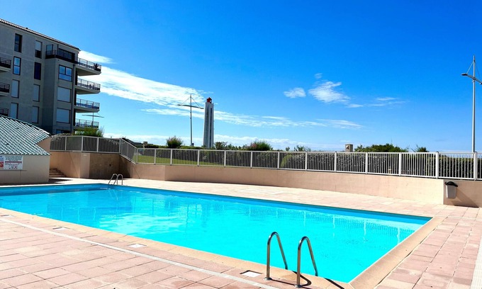 La Chaume Apartment | Apartment a stone's throw from the wild Chaume coast