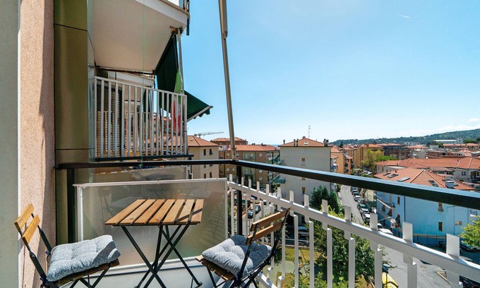 Varazze Apartment | Apartment 'A Prima Vista Varazze' with Sea View, Wi-Fi and Air Conditioning