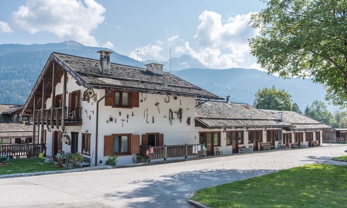 Pinzolo Apartment | Apartment 'Adamello 11' with Wi-Fi
