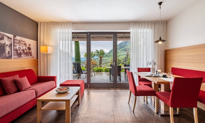 Lagundo Apartment | Apartment 'Alagundis Pyropus Familia' with Mountain View, Shared Pool and Wi-Fi