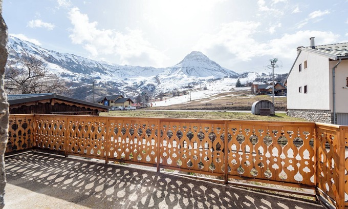 Albiez-le-Vieux Apartment | Apartment "Albiez Montrond" with Mountain View, Balcony and Wi-Fi