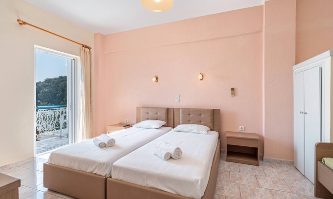 Parga Apartment | Apartment 'Alex Bar 6' with Sea View, Wi-Fi and Air Conditioning