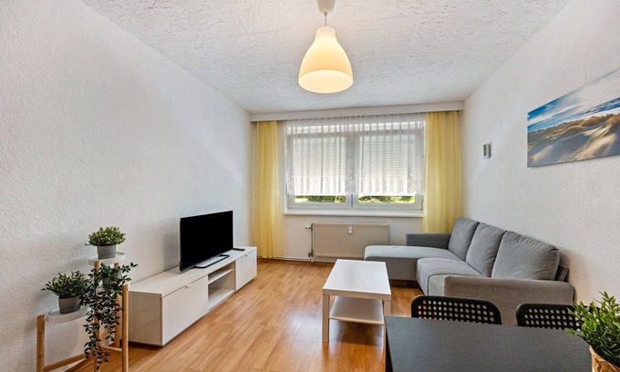 Mucheln Apartment | Apartment 'Am Geiseltalsee' with Wi-Fi