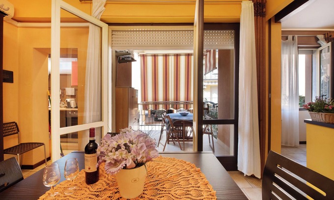 Bardolino Apartment | Apartment 'Amedeo' with Lake Views, Balcony & Air Conditioning