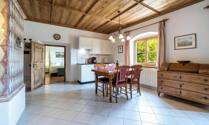 Tesimo Apartment | Apartment 'Ansitz Gurtenhof Graf v Frankenberg' with Mountain View & Wi-Fi