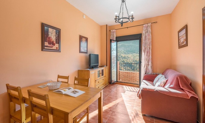 Guejar Sierra Apartment | Apartment 'Apartamento De 1 A 2 Personas' with Balcony and Wi-Fi