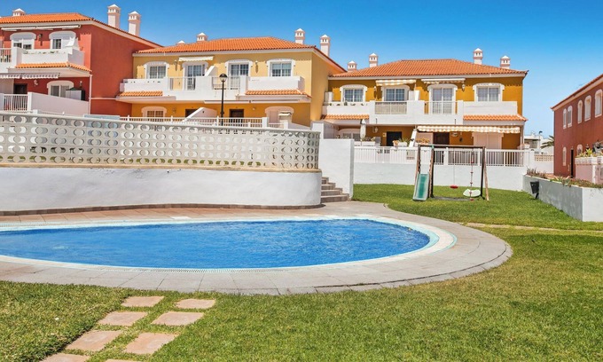 Arico Apartment | Apartment Apartamento Porís close to the Beach with Shared Pool & Wi-Fi