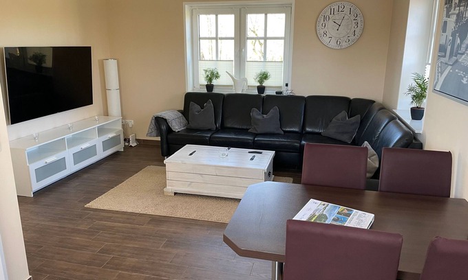 Walle Apartment | Apartment/apartment, shower, WC, 1 bedroom, upper floor - Ferienwohnung zum Herold