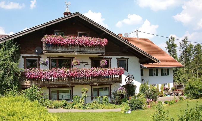 Urspring Apartment | Apartment/app. for 4 guests with 75m² in Steingaden (114640)