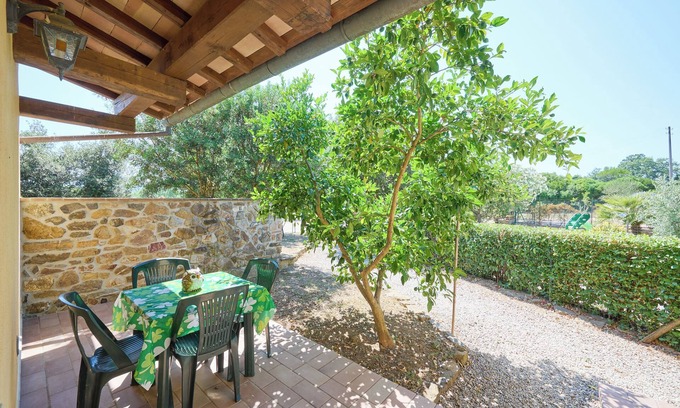 Gavorrano Apartment | Apartment 'Appartamento Sofia' with Shared Pool, Wi-Fi and Air Conditioning
