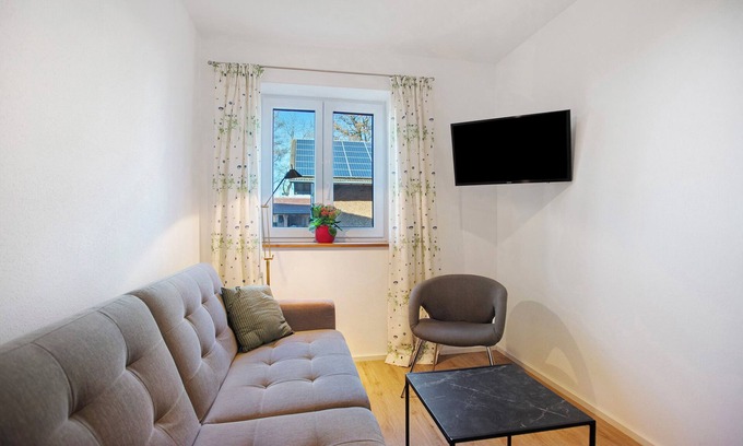 Ebersberg District Apartment | Apartment 'Appartement 1' with Shared Terrace, Shared Garden and Wi-Fi