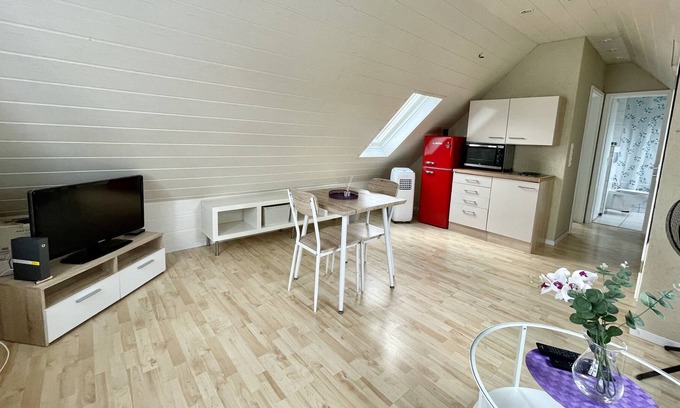 Sennfeld Apartment | Apartment 'Appartement Glück' with Wi-Fi