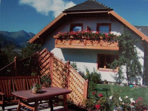 Sankt Michael im Lungau Apartment | Apartment in Lungau near Ski Bus and Forest