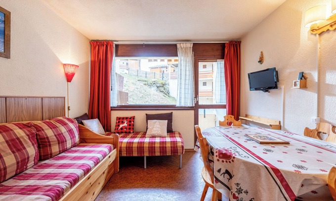 Reberty Apartment | Apartment 'Au Pied Des Pistes' with Balcony