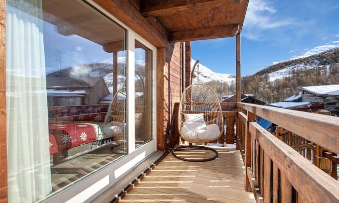Trepalle Apartment | Apartment 'Bait Da Grachi' with Mountain View, Private Terrace and Wi-Fi