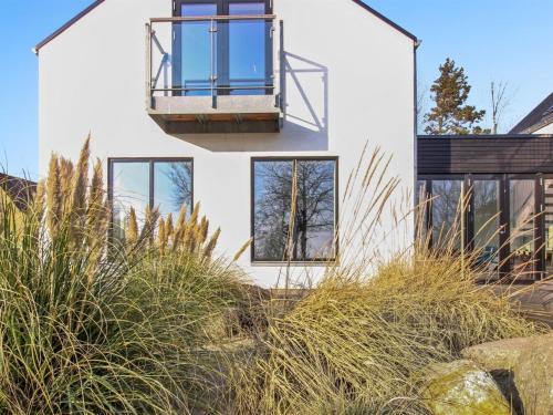 Oster Somarken Apartment | Apartment Benna - 120m from the sea by Interhome