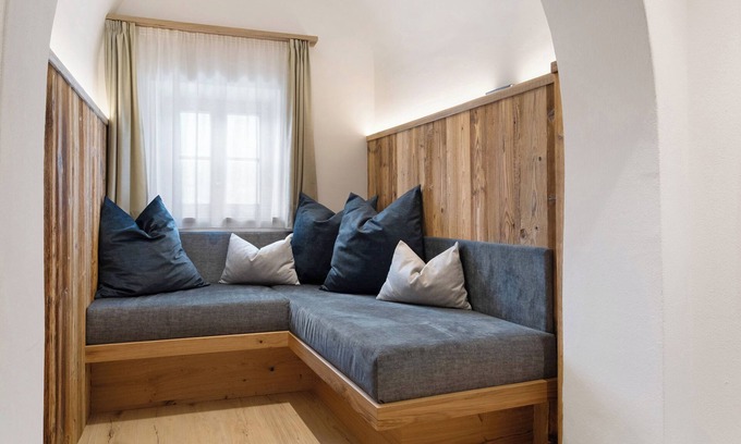 Silandro Apartment | Apartment 'Bertollhof Weingenuss' with Mountain View, Shared Terrace and Wi-Fi