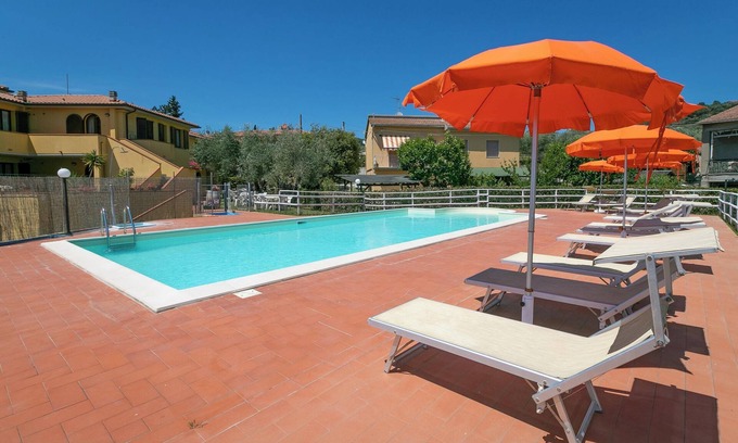 Suvereto Apartment | Apartment Bilocale Canino with Terrace, Shared Pool & Wi-Fi