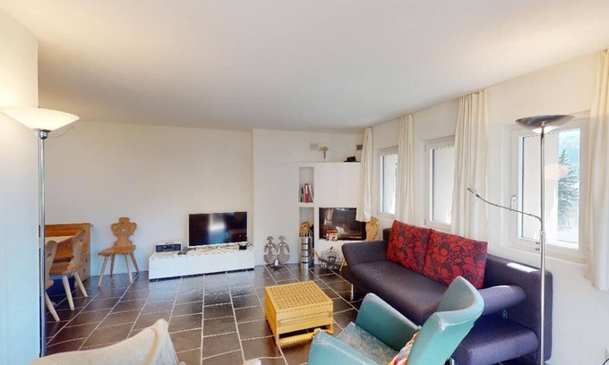 Celerina-Schlarigna Apartment | Apartment Chalchera - Modern 2.5-Room Apartment in Celerina