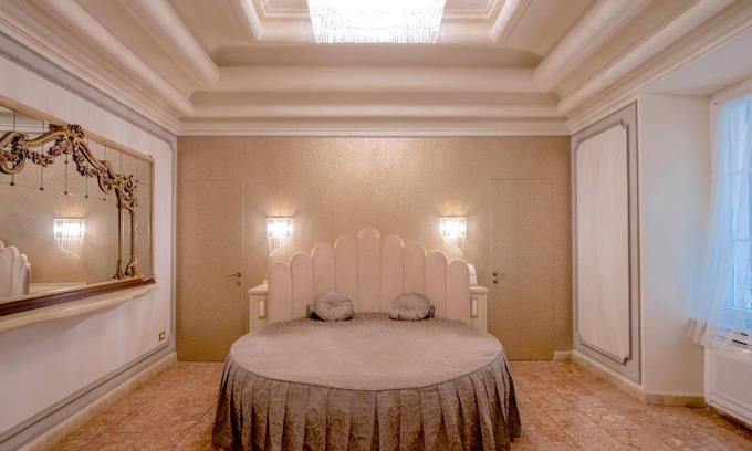 Alassio Apartment | Apartment 'Casa Balzola - Suite Perla' with Wi-Fi and Air Conditioning