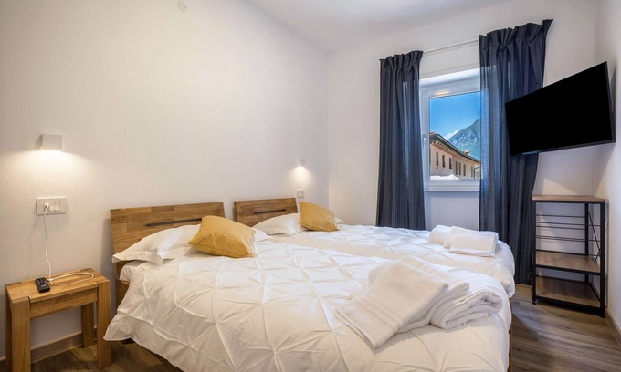 Riva del Garda Apartment | Apartment "Casa Chiarani" with Mountain View, Balcony and Wi-Fi
