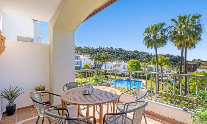 Benahavis Apartment | Apartment 'Casa Eva' with Shared Pool, Wi-Fi and Air Conditioning