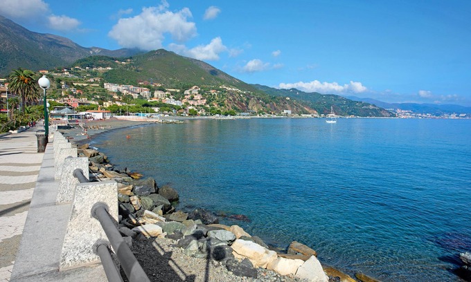 Arenzano Apartment | Apartment "Casa Giuditta - Arenzanohost" with Sea View, Balcony & Wi-Fi